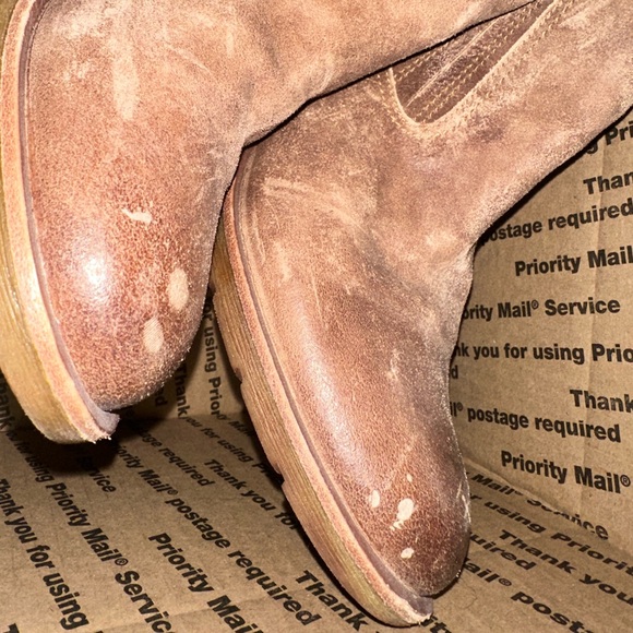 Discounted boots for Ellen - Picture 10 of 10